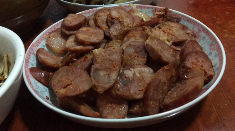 正宗四川（纯干木头熏烤）土家腊肉，麻辣香肠（非湿树）