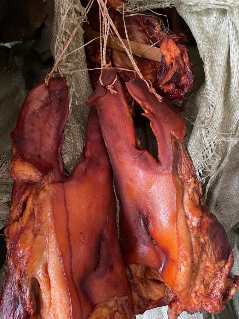 腊肉猪头肉猪脸肉全熟卤猪头腊猪脸展销会地摊卤菜店货源批发