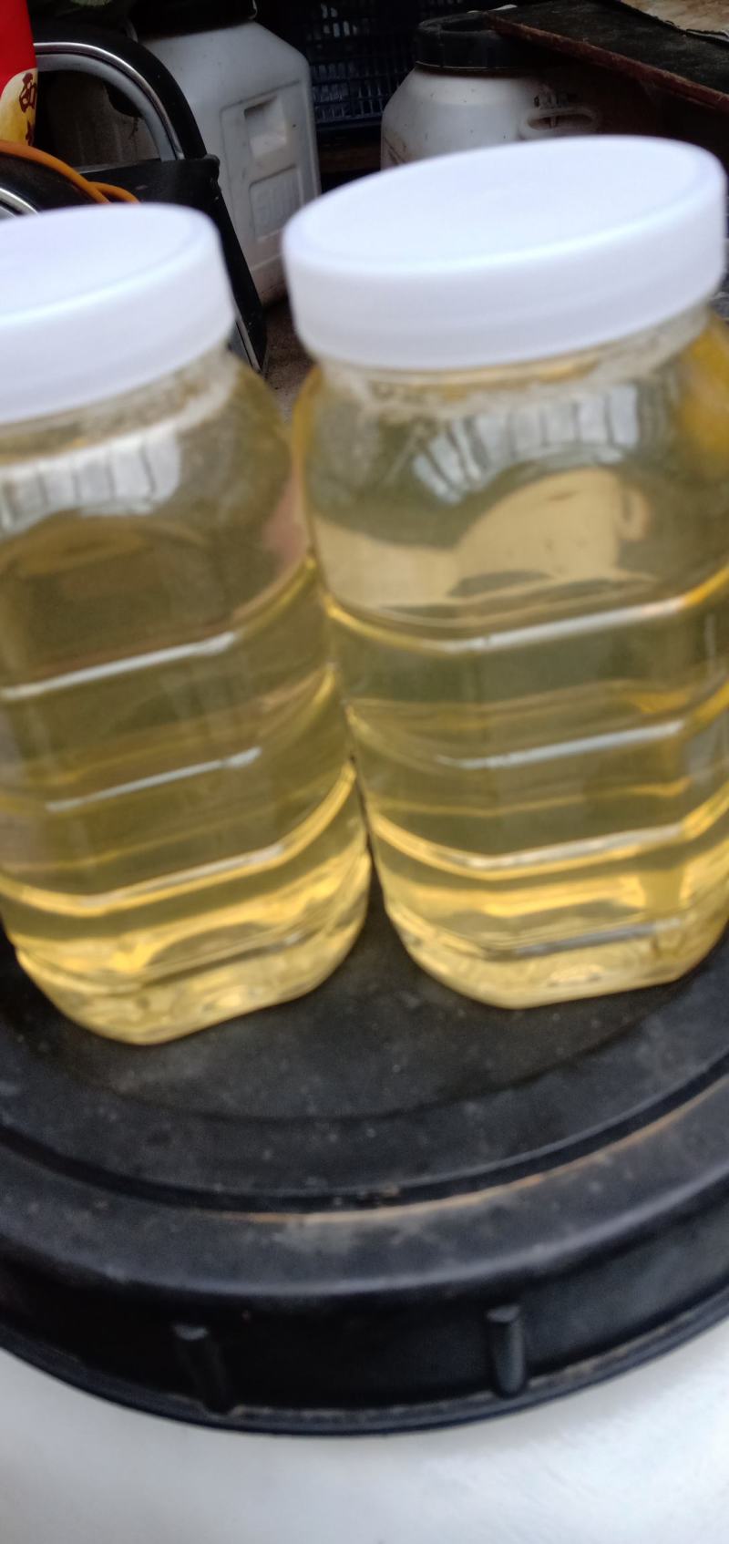 青海高原蜂蜜，海拔高，气候寒冷，一年一季农作物