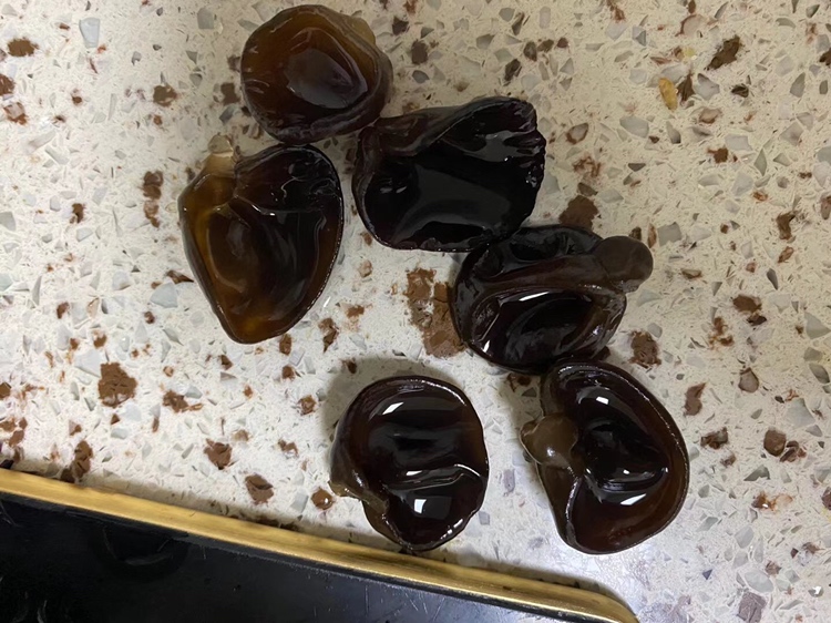 黑木耳蘸白糖的传统吃法