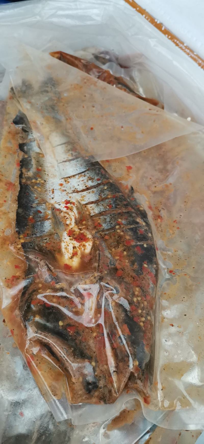 夜宵专用烧烤摊专用腌制裹辣椒巴沙鱼