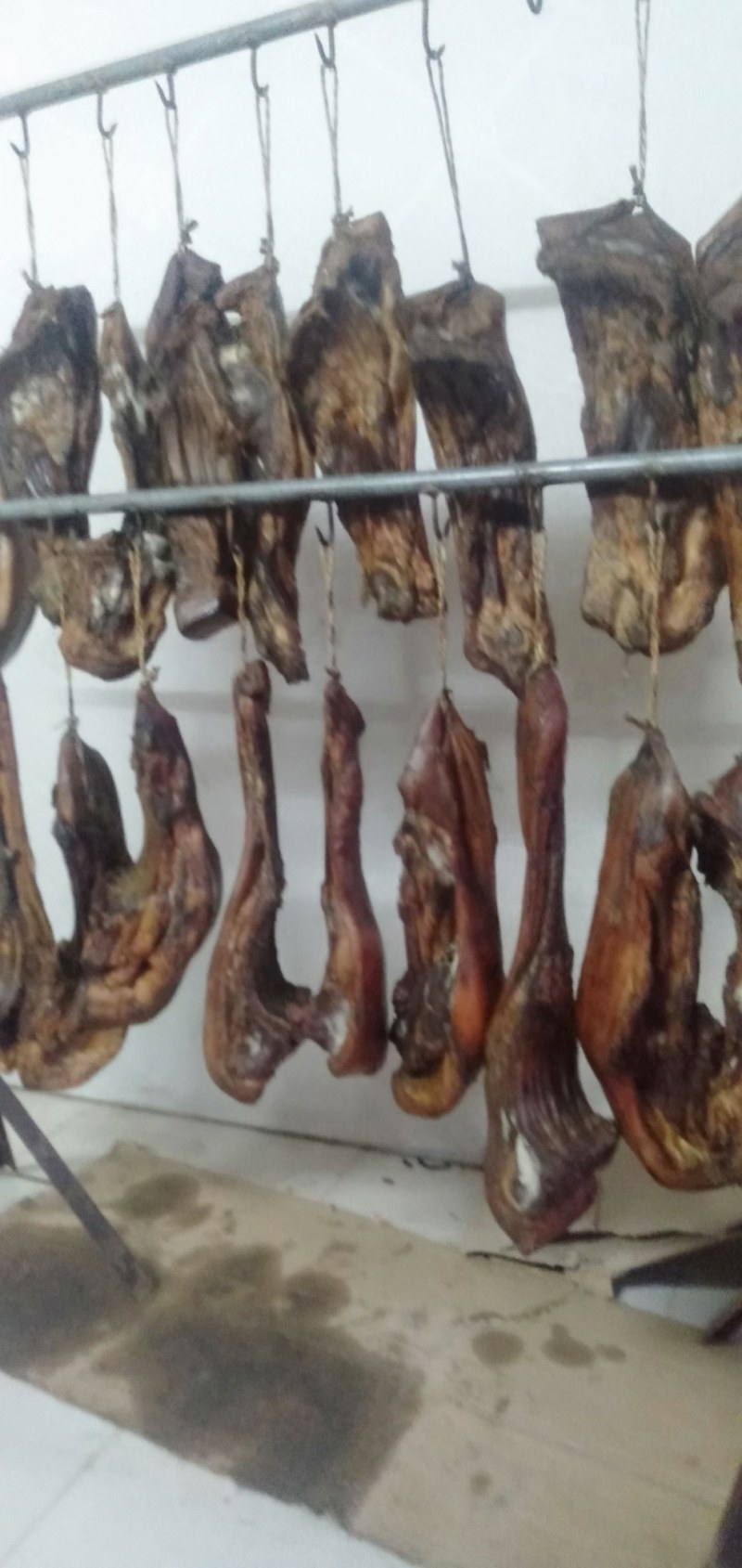 深山腊肉，柴火熏制，味道香美。
