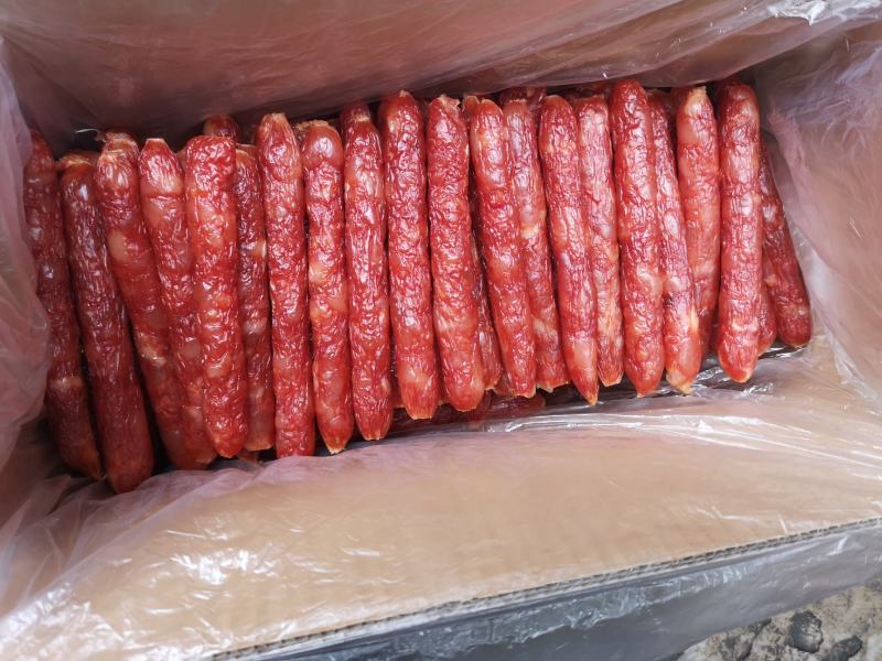 舌尖上的腊味，各种腊制品。广味大条肠