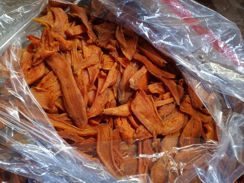 红薯干，地瓜干自然晾晒，甜而不腻，老少皆宜，全国物流发