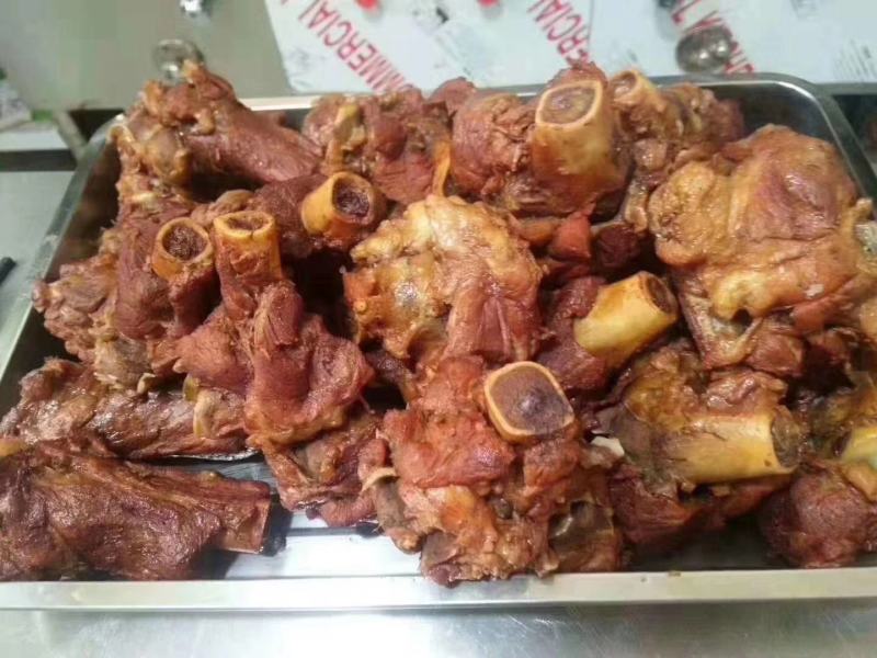 国产肥猪满肉半截前腿骨，百分之五十肉，吃肉带骨髓