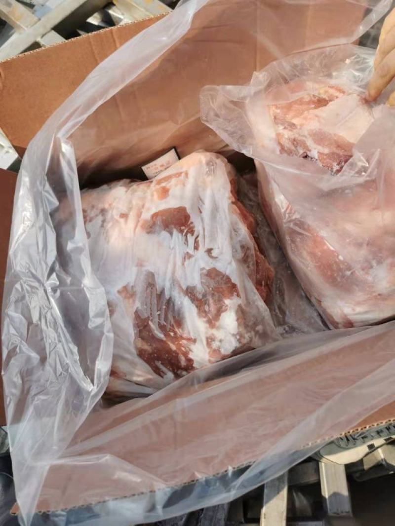自存200吨猪肉全部300斤左右的，国产，大量出库手续齐