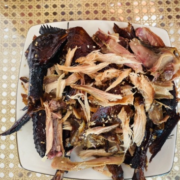 青州特色农家手撕风干鸡，口味独特，筋道有嚼劲，欢迎咨询