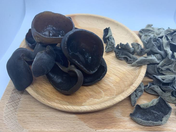 秋木耳与木耳丝对比图