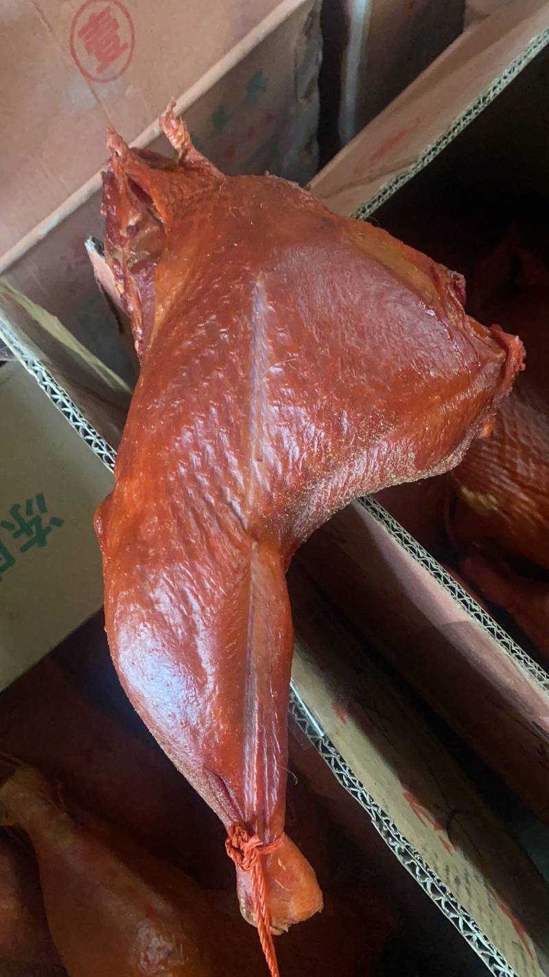 烟熏大鸡腿鸭边腿地摊年货热销产品量大从优