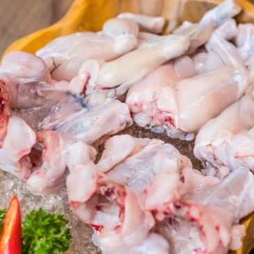 牛蛙肉鲜活现杀净牛蛙