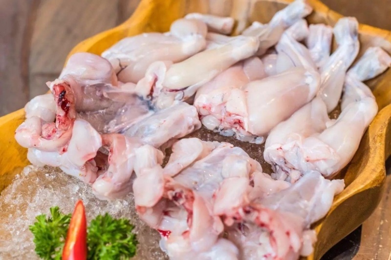 牛蛙肉鲜活现杀净牛蛙