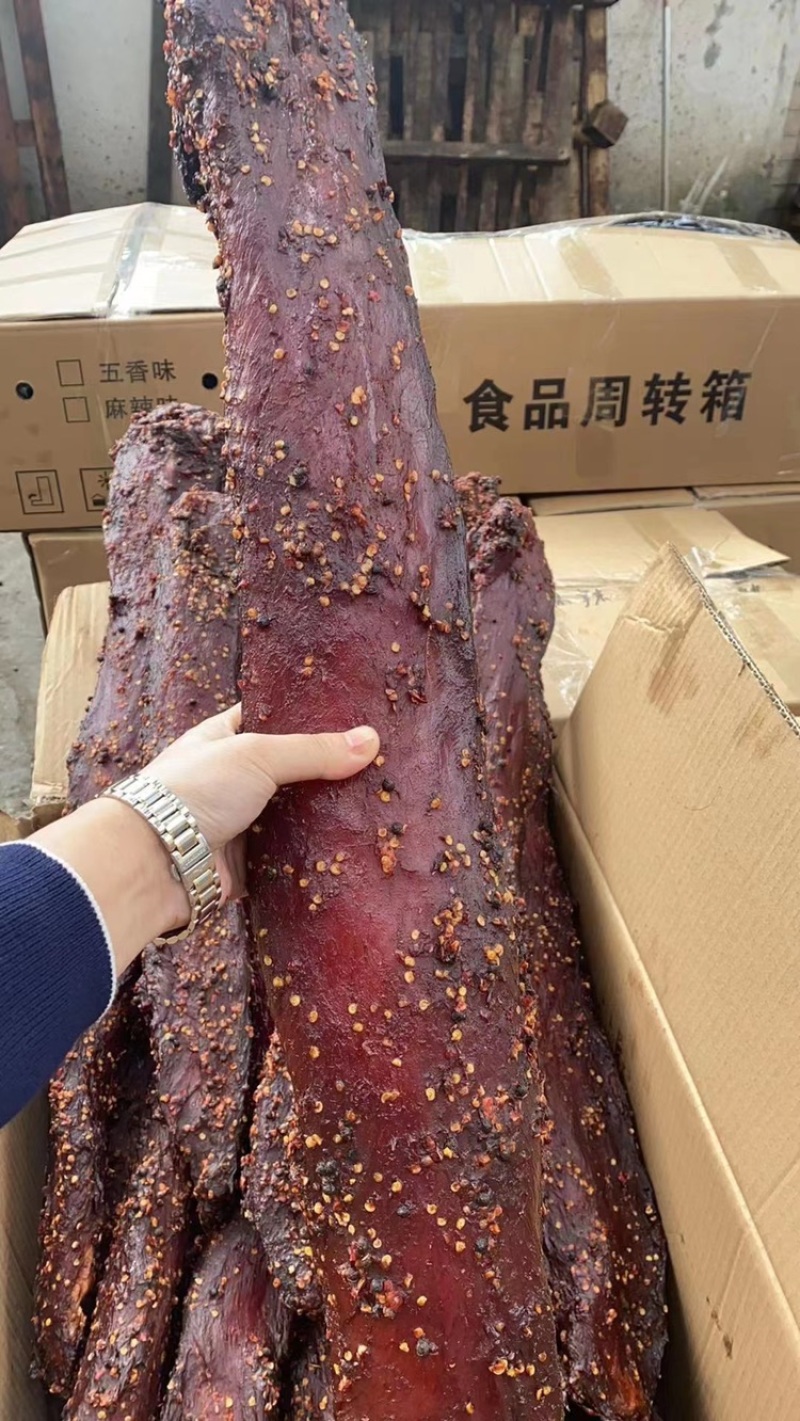 里脊麻辣大块肉，麻辣大块牛肉，麻辣五香两个口味