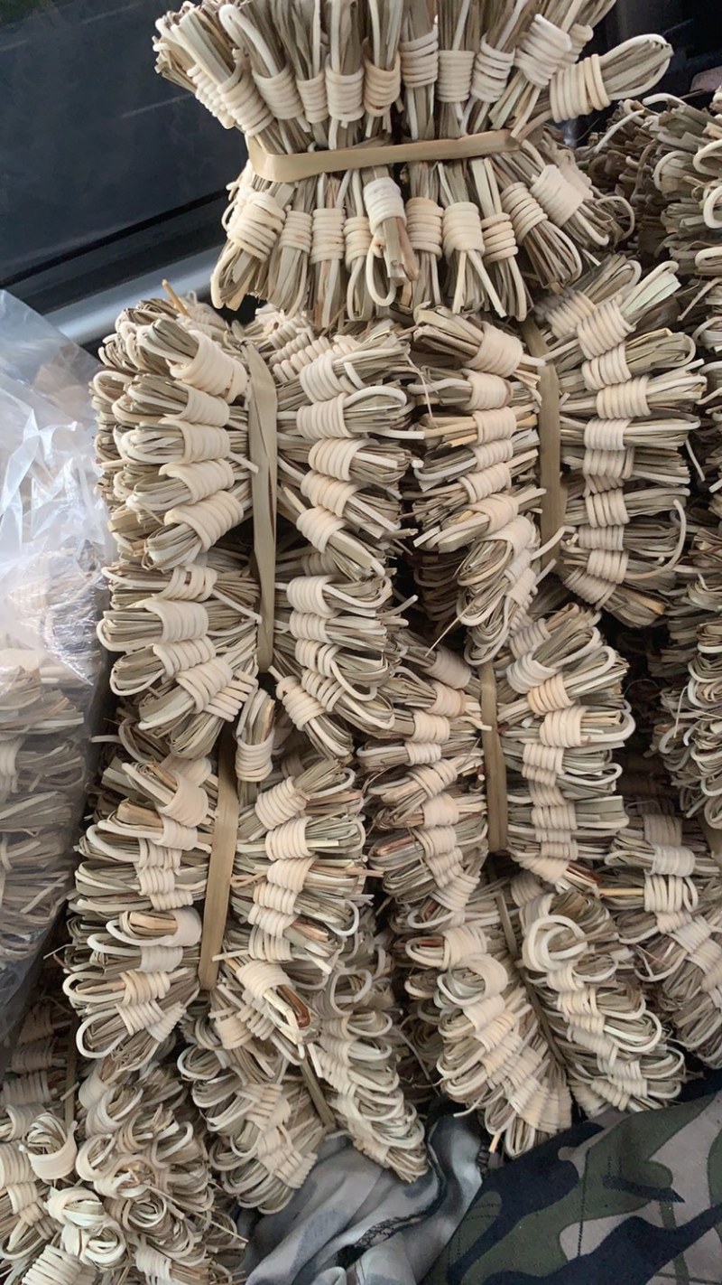 灯芯草一扎400个，不计重量，量大从优