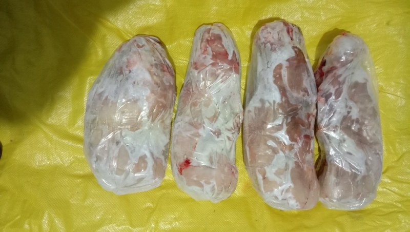 联系我时说在一亩田上看到的，新鲜兔肉，精品老兔，各种规格
