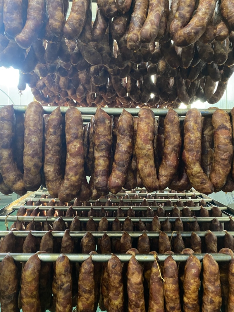 新品，麻辣肠，大块肉灌制，麻辣鲜香，正宗风味，量大优惠，