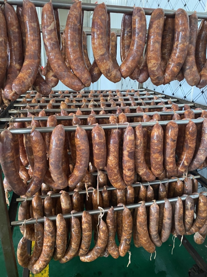 新品，麻辣肠，大块肉灌制，麻辣鲜香，正宗风味，量大优惠，
