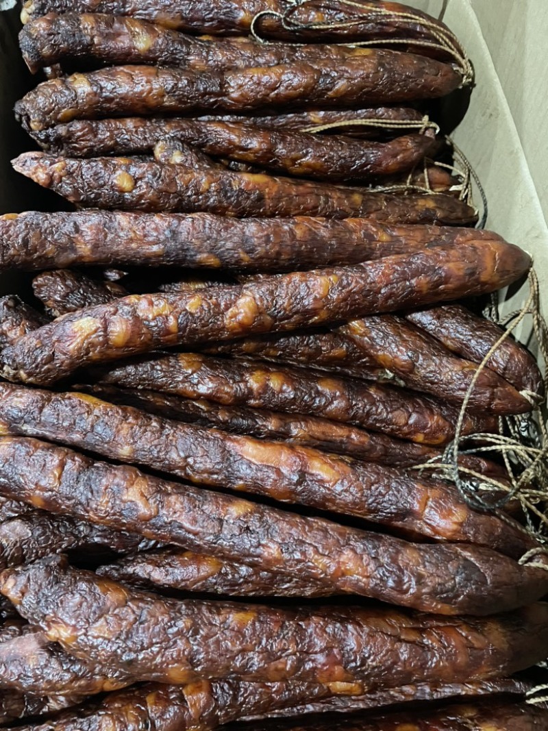 精品烟熏纯肉麻辣香肠一手工厂熟食供应摆摊必备单品