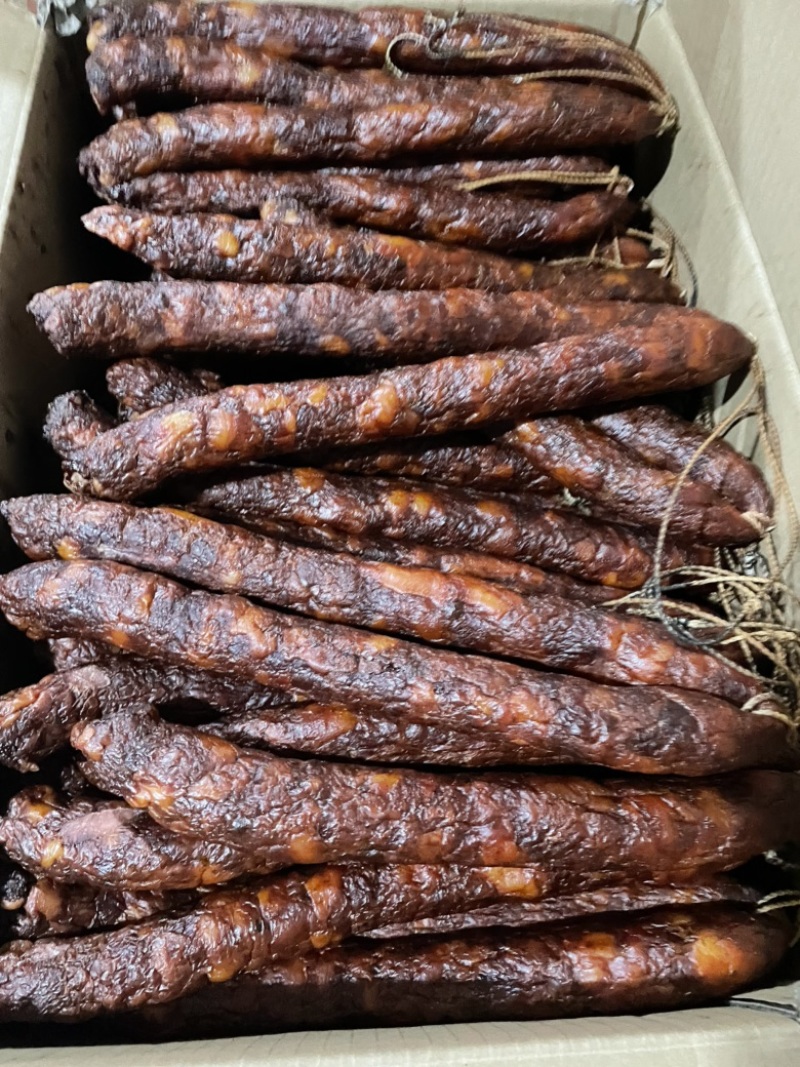 精品烟熏纯肉麻辣香肠一手工厂熟食供应摆摊必备单品