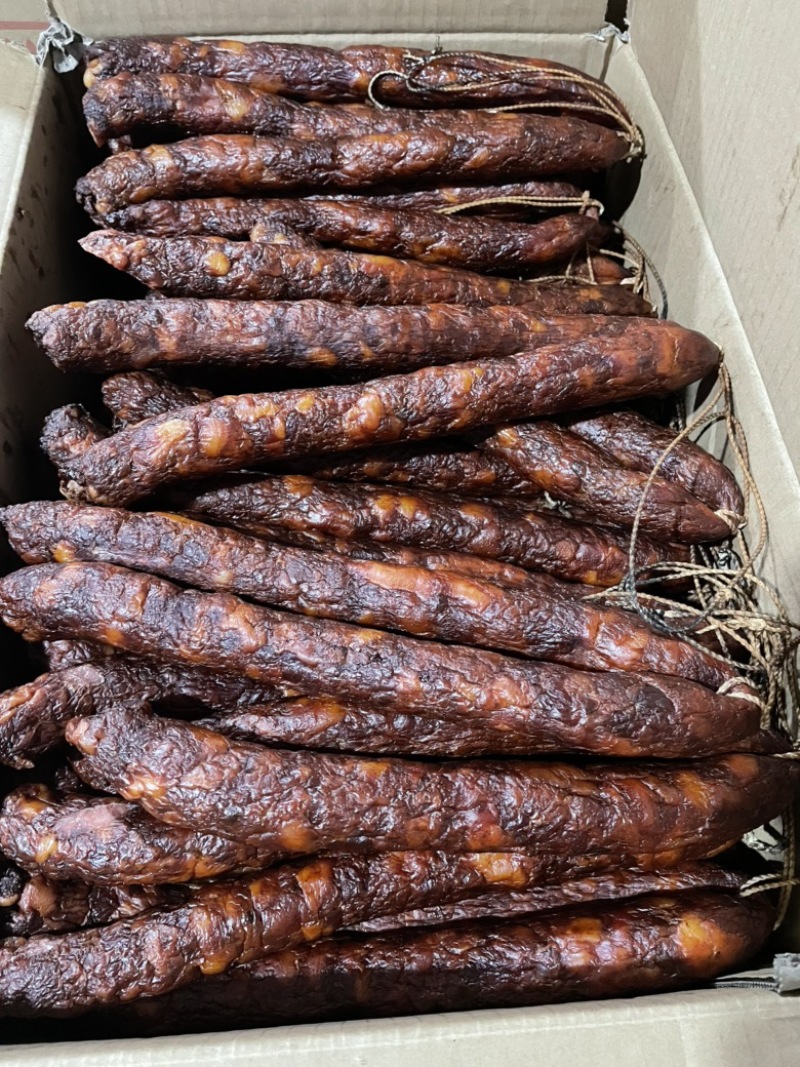精品烟熏纯肉麻辣香肠一手工厂熟食供应摆摊必备单品