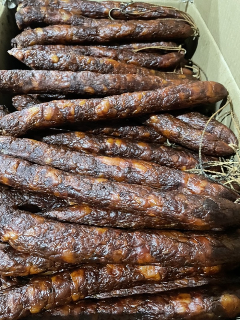 精品烟熏纯肉麻辣香肠一手工厂熟食供应摆摊必备单品