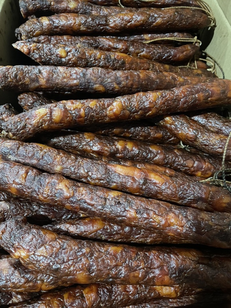 精品烟熏纯肉麻辣香肠一手工厂熟食供应摆摊必备单品