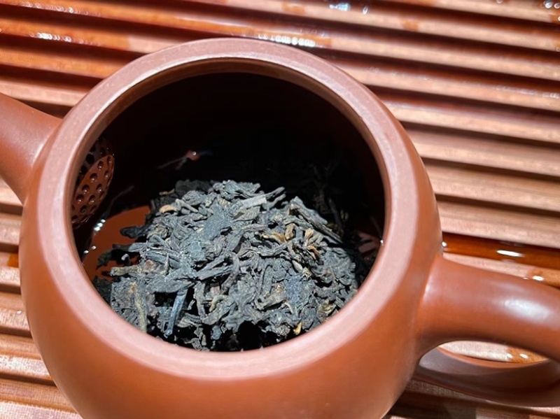 广西梧州六堡茶2011年金花槟榔韵（五星茶王）
