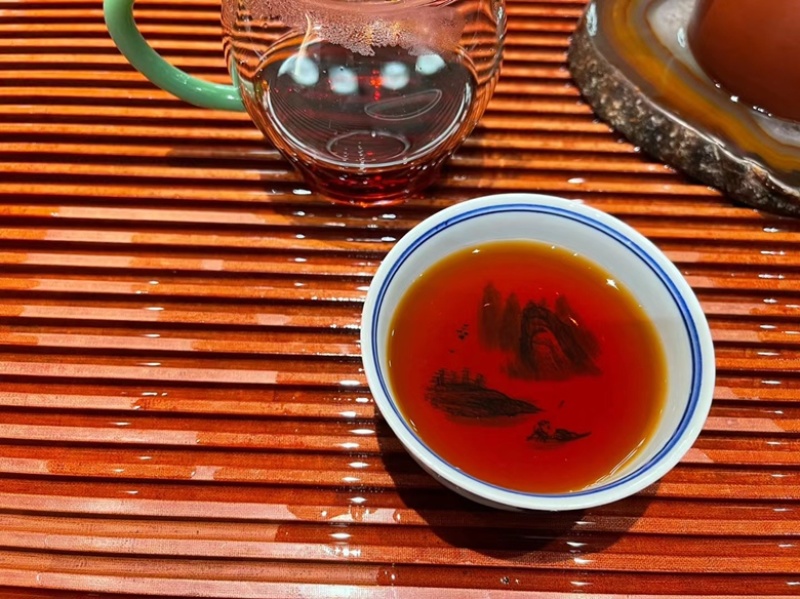 广西梧州六堡茶2011年金花槟榔韵（五星茶王）