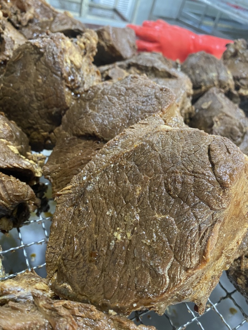 酱香牛肉，出锅空调屋晾好打包，发全国，冷链运输