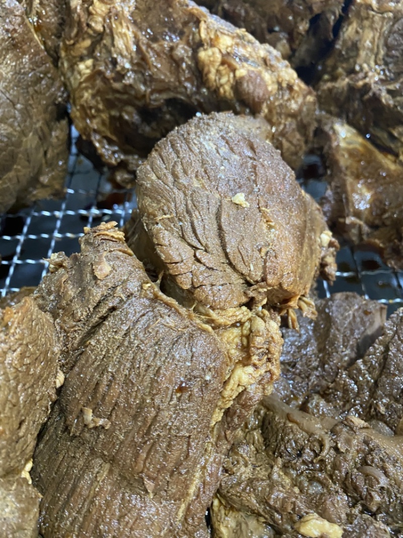 酱香牛肉，出锅空调屋晾好打包，发全国，冷链运输