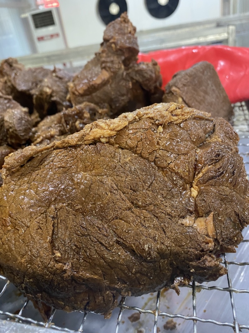酱香牛肉，出锅空调屋晾好打包，发全国，冷链运输