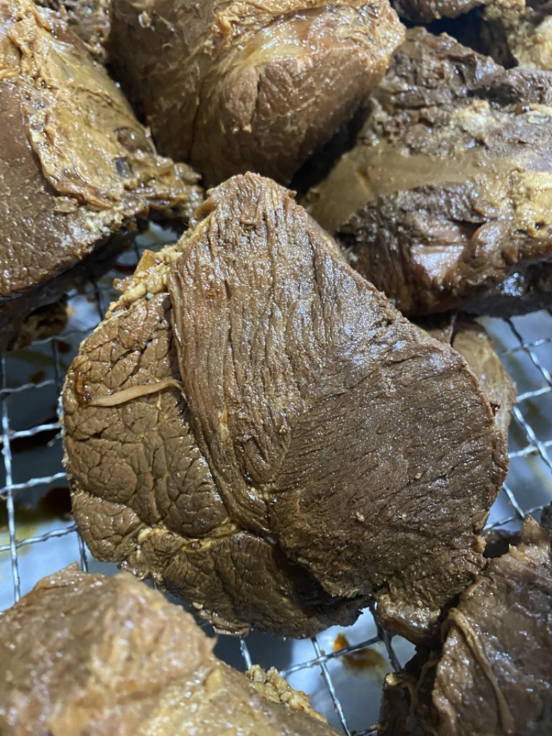 酱香牛肉，出锅空调屋晾好打包，发全国，冷链运输