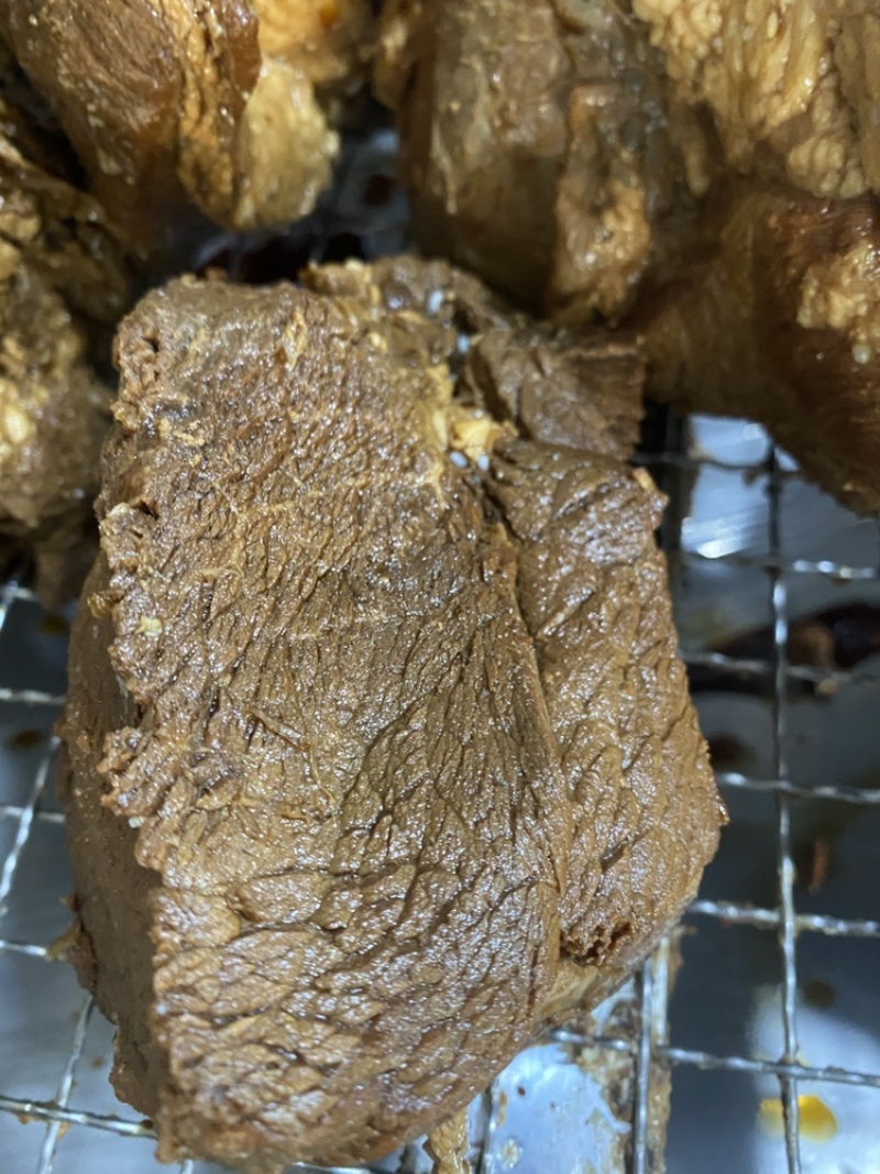 酱香牛肉，出锅空调屋晾好打包，发全国，冷链运输