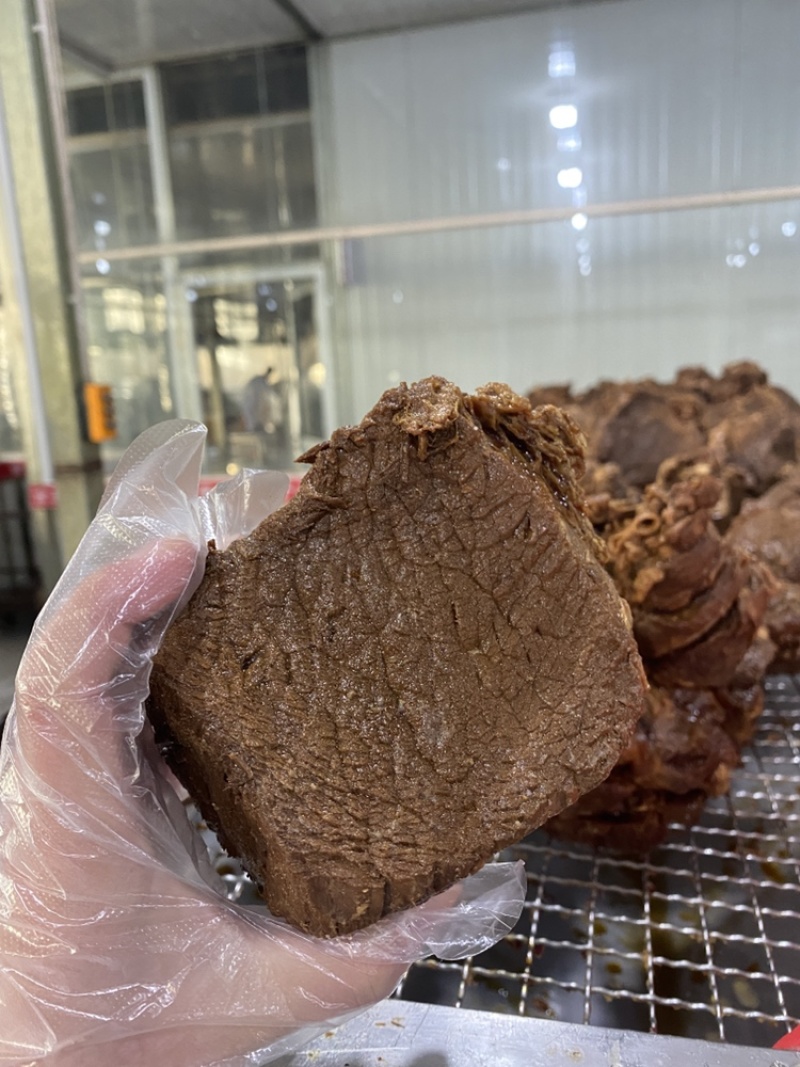 酱香牛肉，出锅空调屋晾好打包，发全国，冷链运输
