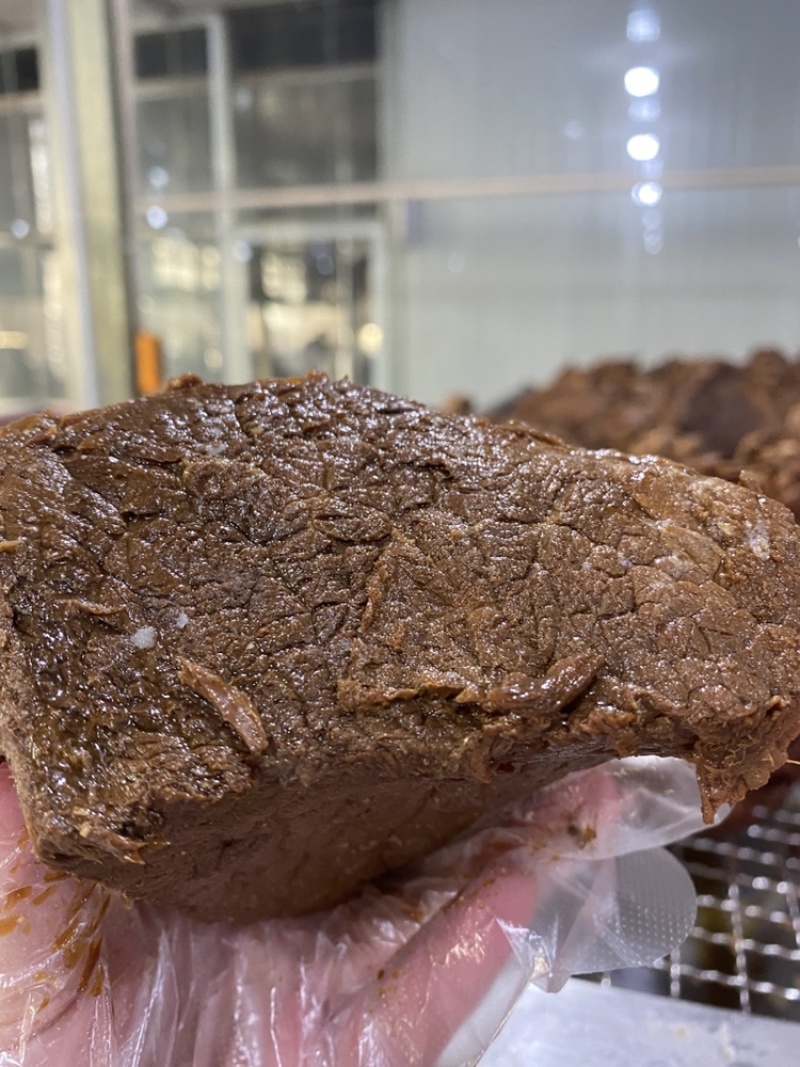 酱香牛肉，出锅空调屋晾好打包，发全国，冷链运输