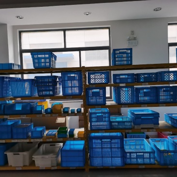 江苏无锡市巨龙塑化公司，（胶框、胶箱、等注塑制品）