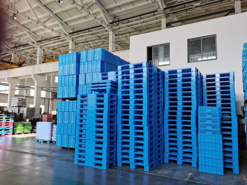 江苏无锡市巨龙塑化公司，（胶框、胶箱、等注塑制品）