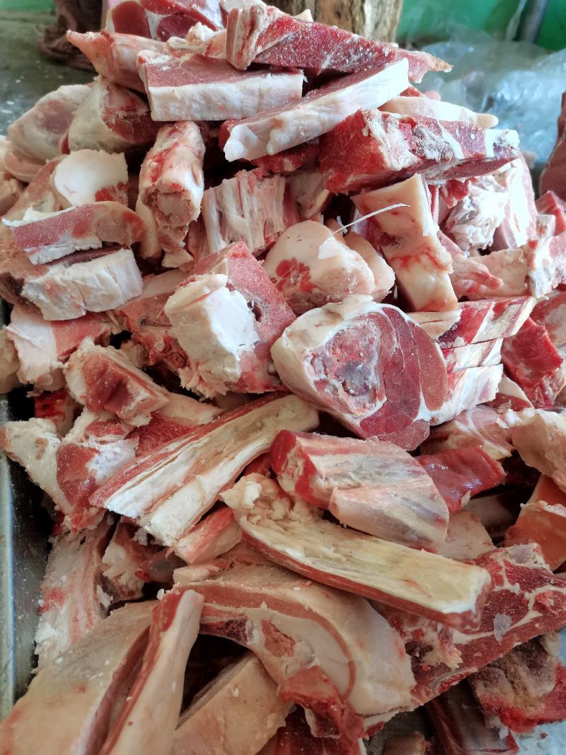 甘肃民勤羊肉，不腥不膻，肉质鲜嫩，羊腿，羊排欢迎老板来电