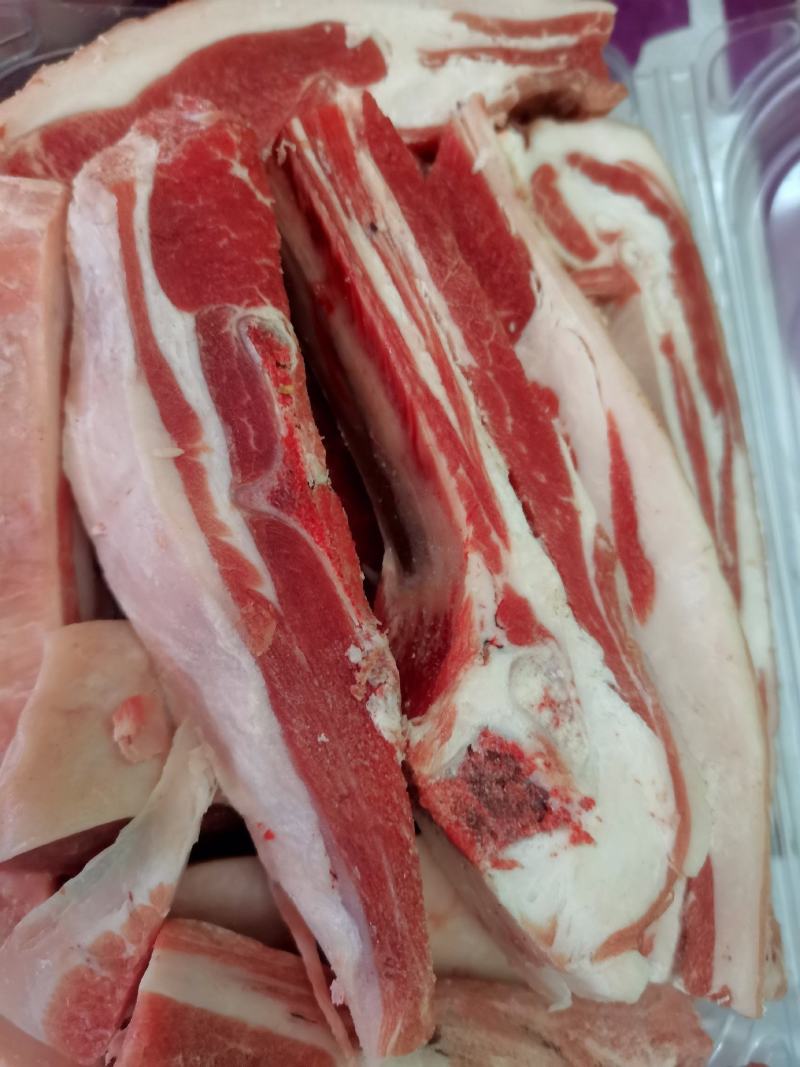 甘肃民勤羊肉，不腥不膻，肉质鲜嫩，羊腿，羊排欢迎老板来电