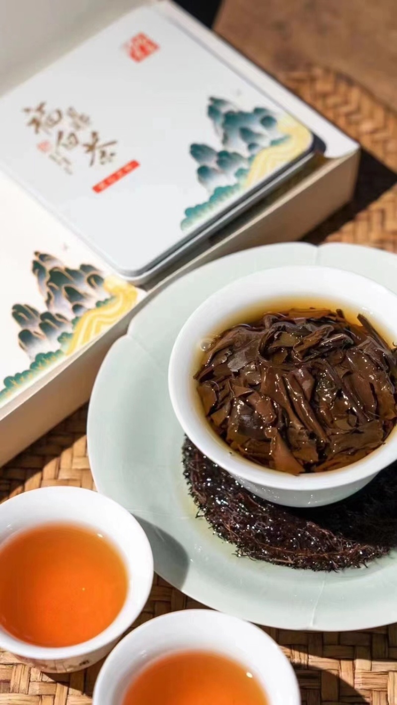 福鼎白茶小方片2018年老白茶铁盒装网红代发越陈越香