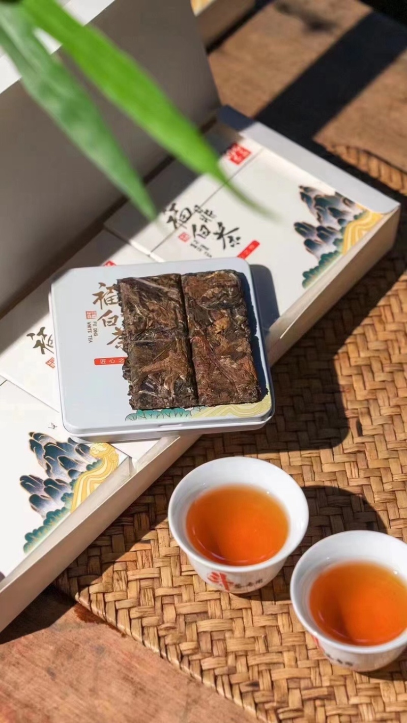 福鼎白茶小方片2018年老白茶铁盒装网红代发越陈越香