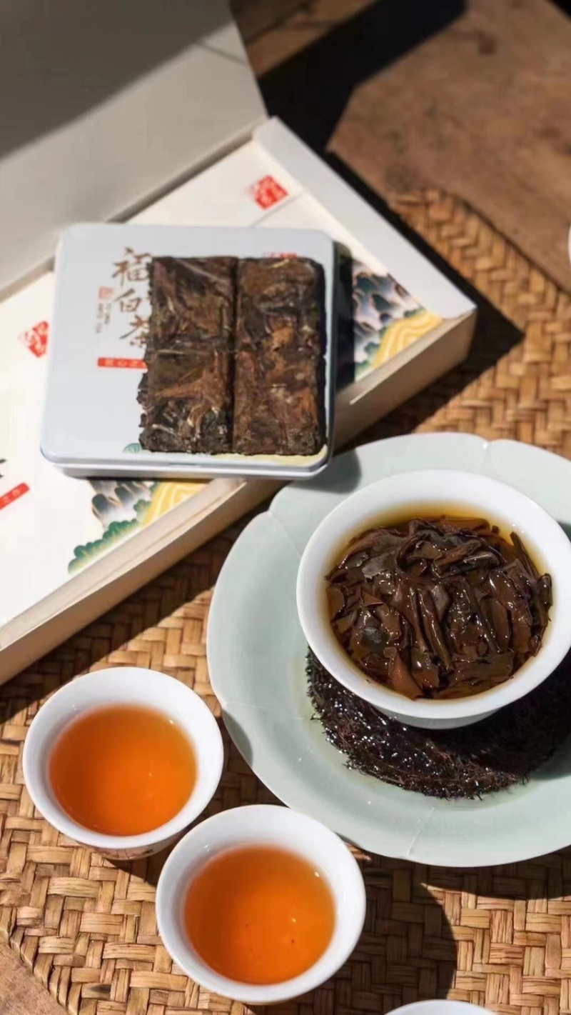 福鼎白茶小方片2018年老白茶铁盒装网红代发越陈越香
