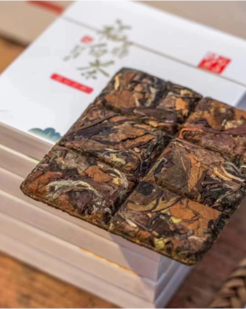 福鼎白茶小方片2018年老白茶铁盒装网红代发越陈越香