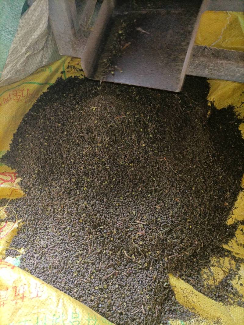 花椒叶籽粉，也加工打碎，定量新袋包装，粗细可跟定单加工。