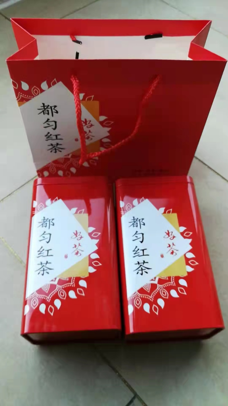 年底大馈赠红茶批发，一件3200元。50斤装