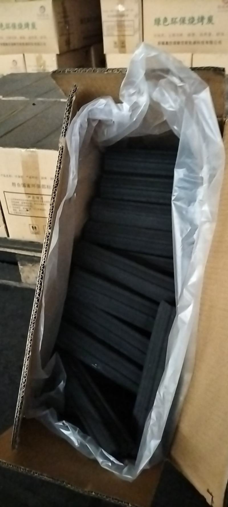 高温烧烤炭，果木炭适用于：烧烤，烤鸭，烤鱼，烤火盆等等民用