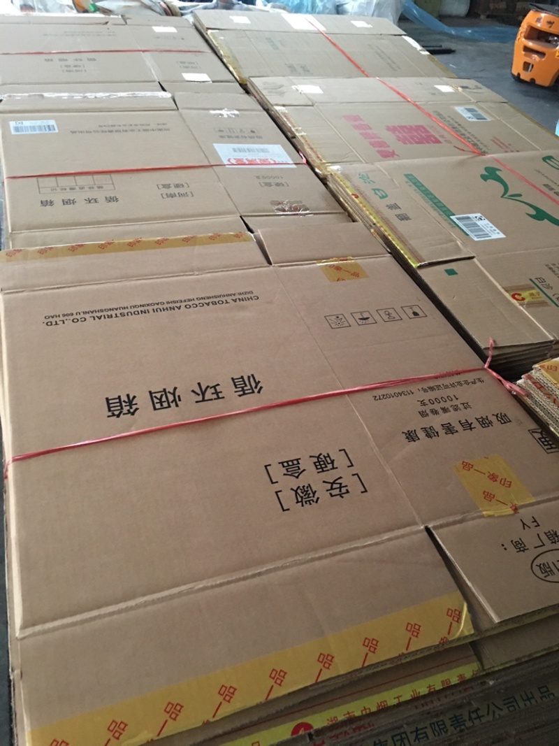 各种规格香烟纸箱常年大批量现货供应(装蔬菜用箱)