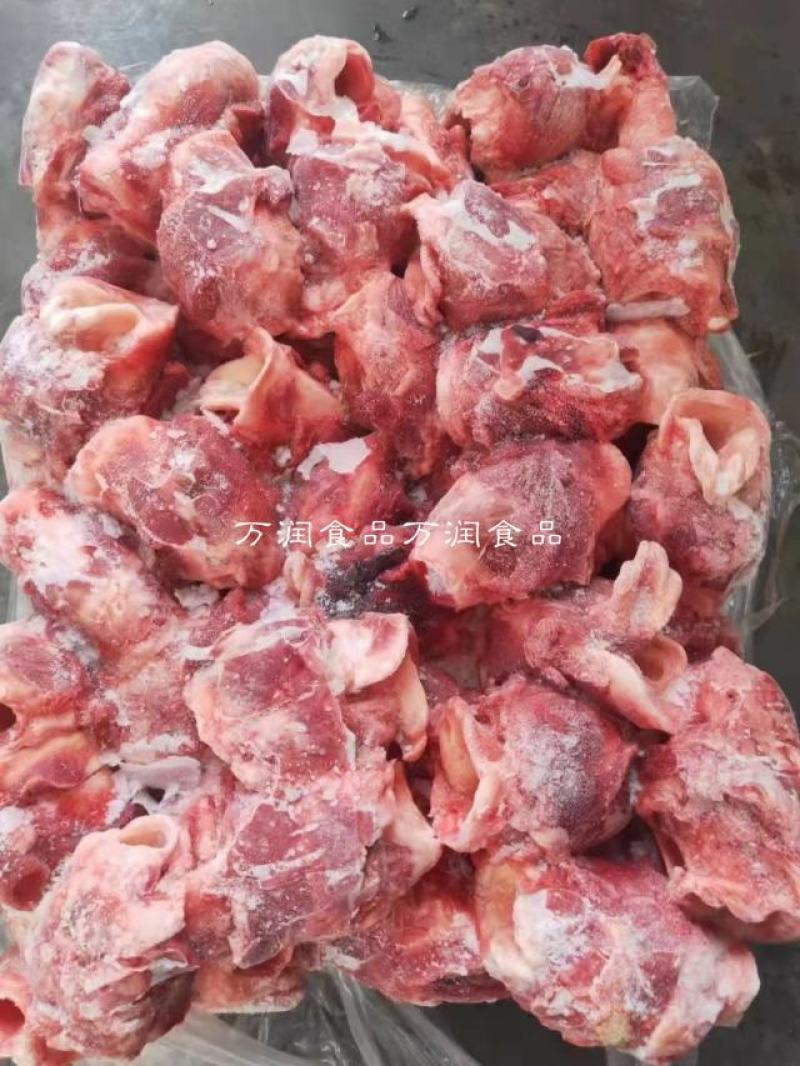 精致喉骨现货，无泡水，原色20斤，猪喉骨