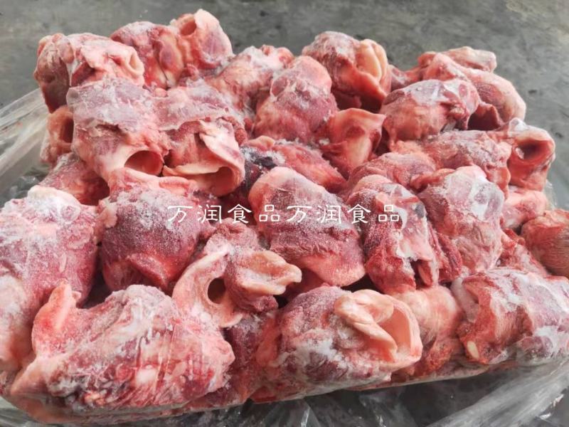 精致喉骨现货，无泡水，原色20斤，猪喉骨