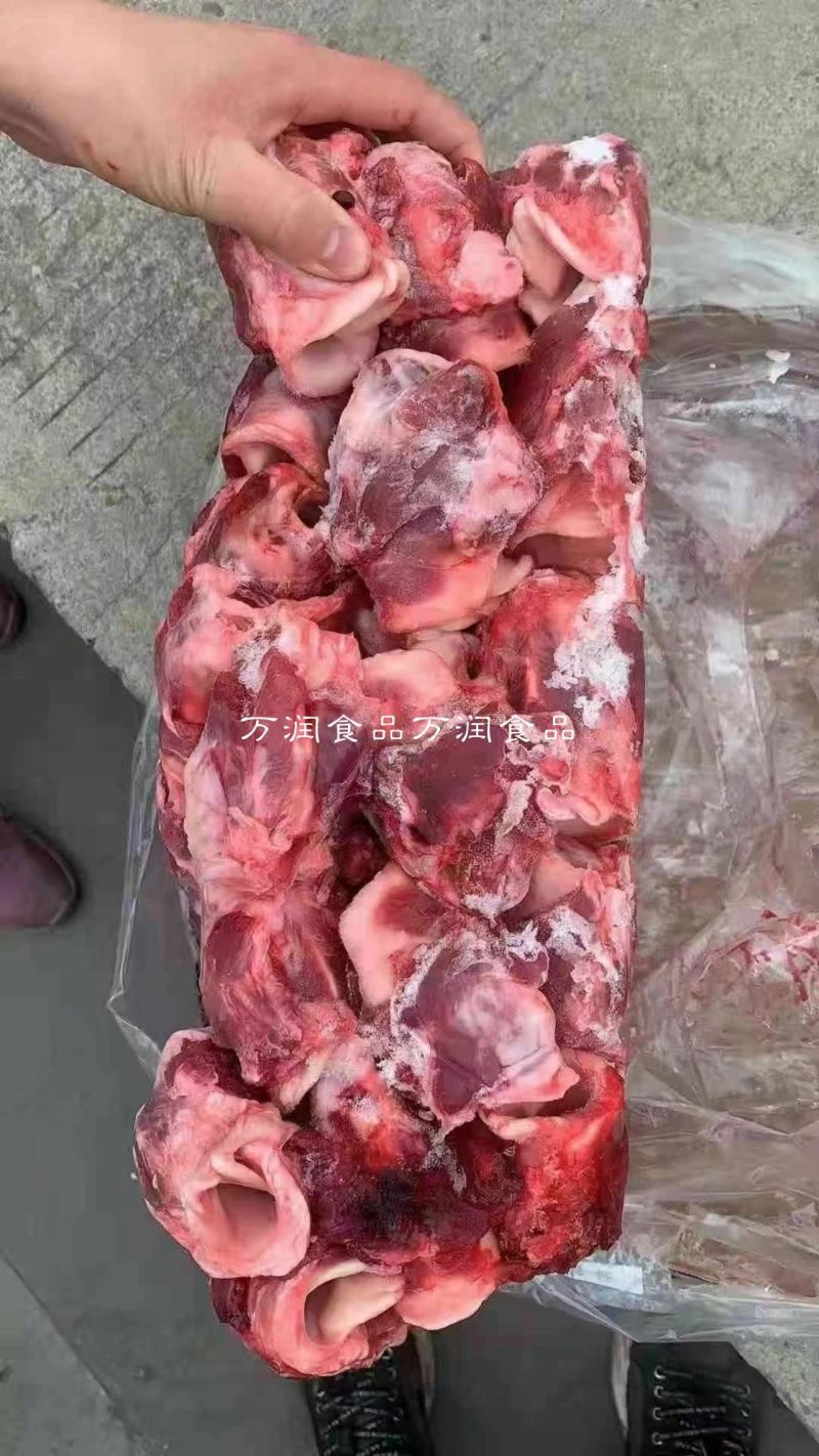 精致喉骨现货，无泡水，原色20斤，猪喉骨