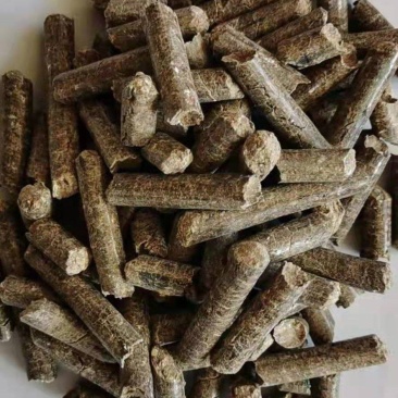 生物质燃料颗粒，玉米秸和木屑颗粒，分高低燃烧值，量大